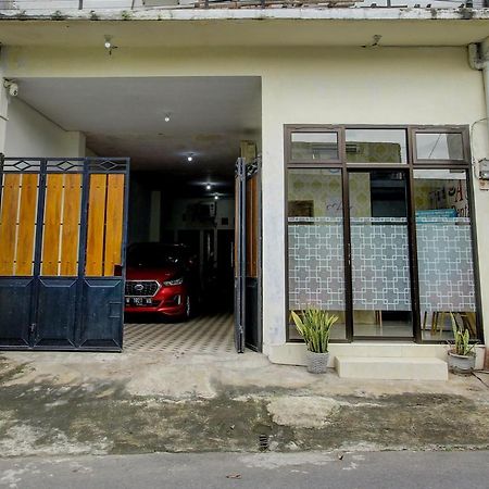 Oyo Life 92312 A+ Cozy Rooms Syariah Kediri  Exterior foto