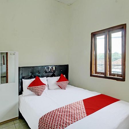 Oyo Life 92312 A+ Cozy Rooms Syariah Kediri  Exterior foto