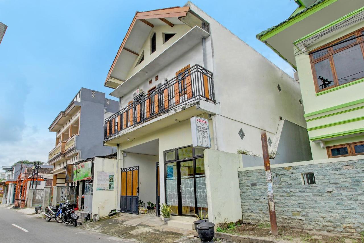 Oyo Life 92312 A+ Cozy Rooms Syariah Kediri  Exterior foto