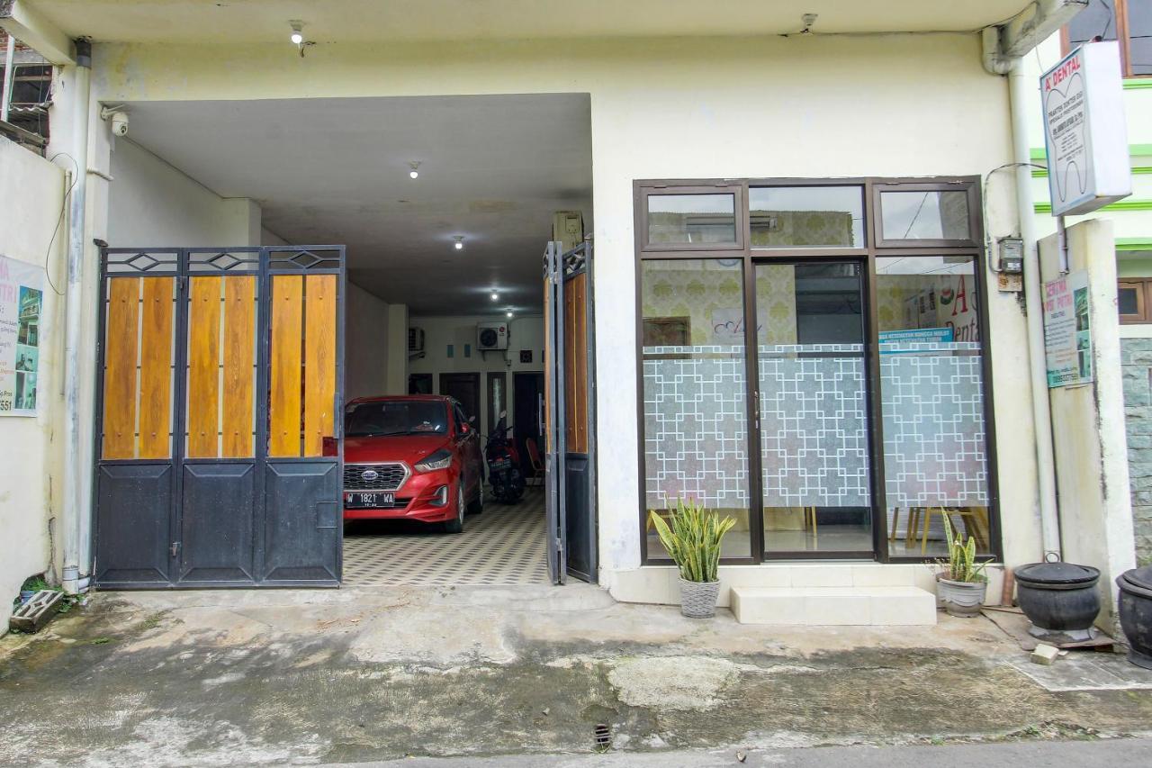 Oyo Life 92312 A+ Cozy Rooms Syariah Kediri  Exterior foto